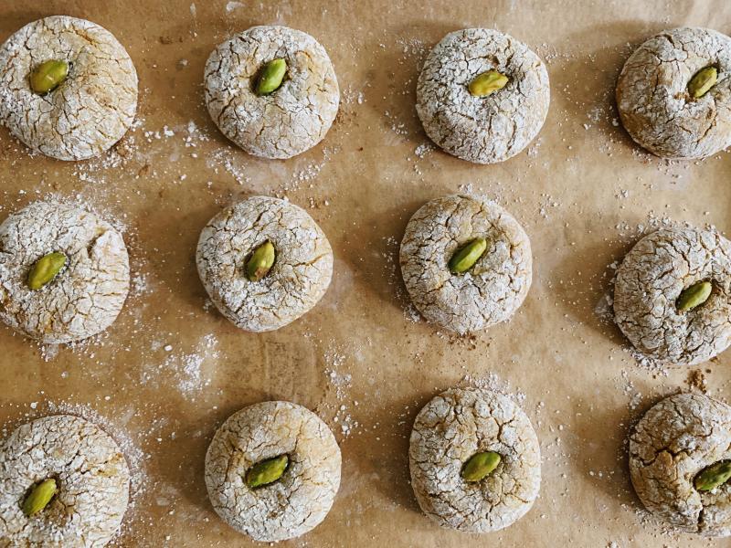 pistachio amaretti